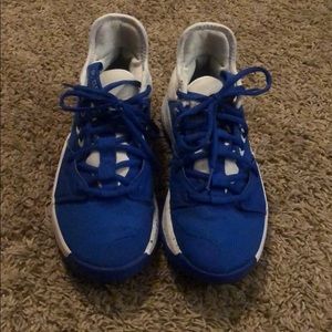 Paul George 3. Size 5. Great condition. Blue/White